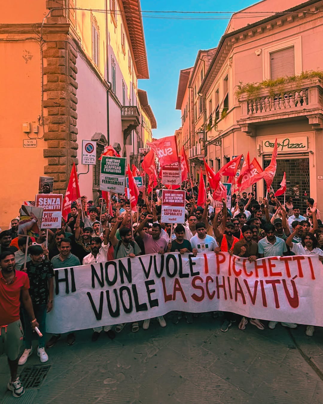 Acca di Seano: Dopo la Manifestazione di Domenica 5 la lotta continua ai picchetti ! episode artwork